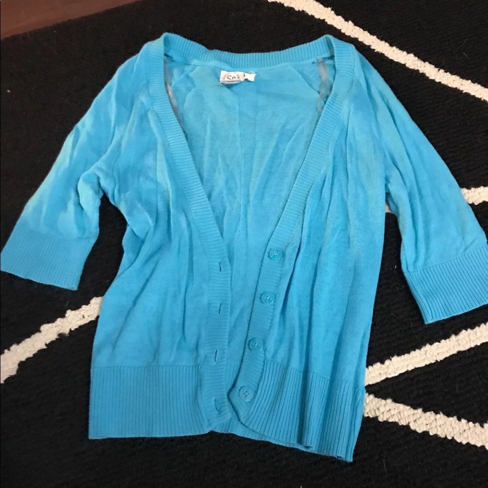 Quarter length sleeve cardigan